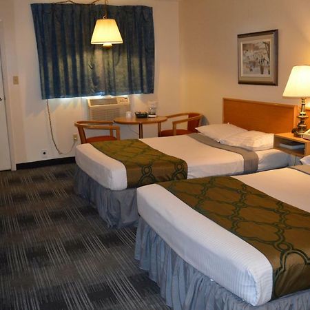 Agassiz Park Lodge - Under New Management McCreary Экстерьер фото